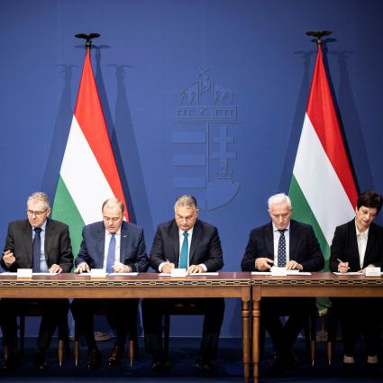 Aláírták a 2022. évi bérmegállapodást a minimálbérről és a garantált bérminimumról